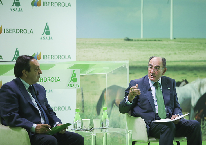 Foto Iberdrola y ASAJA sellan una alianza estratégica para impulsar la agricultura y ganadería cero emisiones.